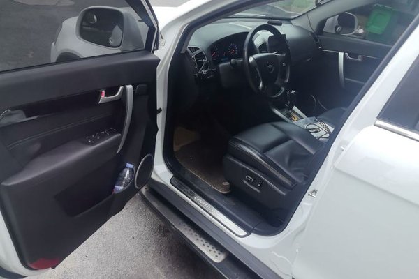 Chevrolet Captiva 2014, 63900 км, за 4094 USD - фото 9