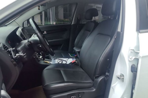 Chevrolet Captiva 2014, 63900 км, за 4094 USD - фото 8