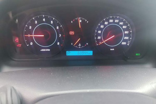 Chevrolet Captiva 2014, 63900 км, за 4094 USD