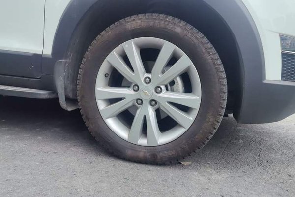 Chevrolet Captiva 2014, 63900 км, за 4094 USD - фото 1