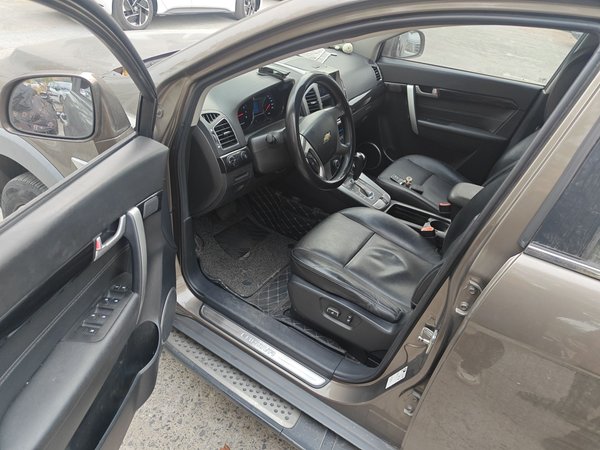 Chevrolet Captiva 2015, 140900 км, за 5565 USD - фото 19