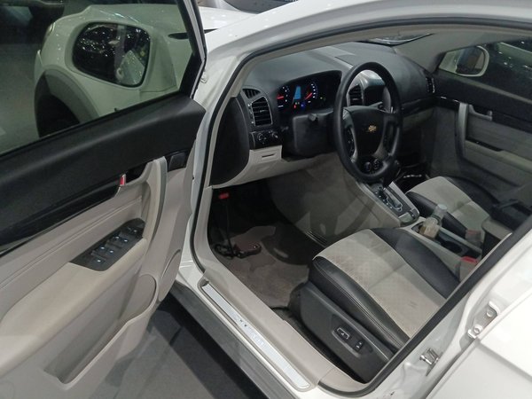 Chevrolet Captiva 2015, 181900 км, за 4542 USD - фото 15