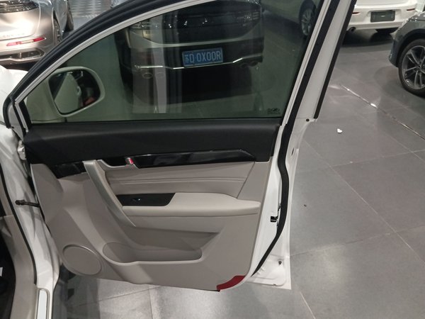 Chevrolet Captiva 2015, 181900 км, за 4542 USD - фото 25