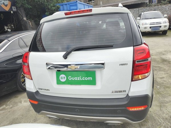 Chevrolet Captiva 2015, 77200 км, за 5955 USD