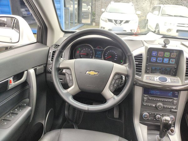 Chevrolet Captiva 2015, 77200 км, за 5955 USD - фото 10