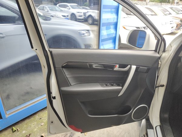 Chevrolet Captiva 2015, 77200 км, за 5955 USD - фото 27