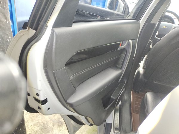 Chevrolet Captiva 2015, 77200 км, за 5955 USD - фото 28