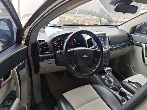 Chevrolet Captiva 2017, 128000 км, за 5680 USD - фото 13