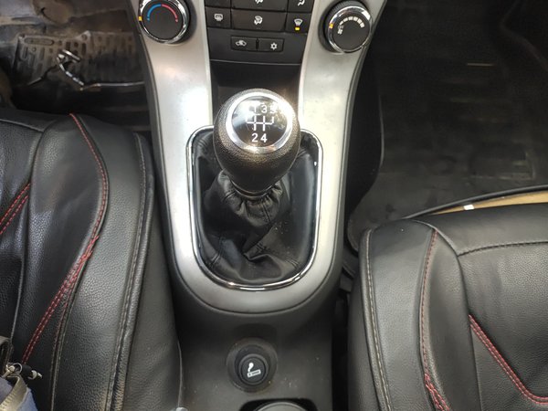 Chevrolet Cruze 2013, 70400 км, за 2564 USD - фото 15