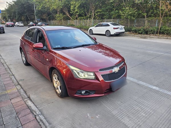 Chevrolet Cruze 2013 Hatchback 1.6L Manual Luxury Model