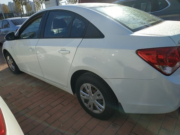 Chevrolet Cruze 2013, 87600 км, за 3541 USD