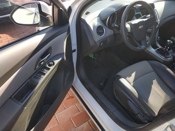 Chevrolet Cruze 2013, 87600 км, за 3541 USD - фото 15
