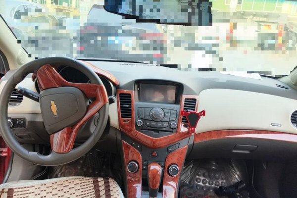Chevrolet Cruze 2015, 70100 км, за 2573 USD - фото 10