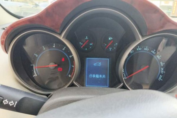 Chevrolet Cruze 2015, 70100 км, за 2573 USD - фото 12