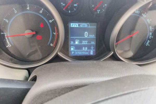 Chevrolet Cruze 2015, 70100 км, за 2573 USD - фото 13