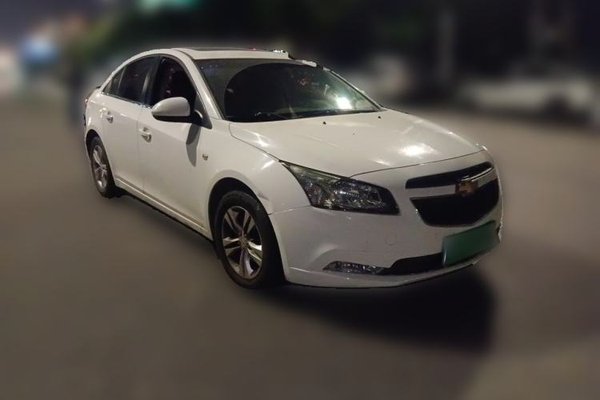 Chevrolet Cruze 2015, 107800 км, за 2960 USD