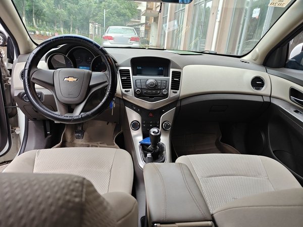 Chevrolet Cruze 2015, 115300 км, за 2957 USD - фото 10