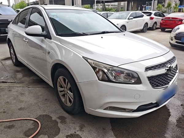 Chevrolet Cruze 2015, 173800 км, за 3409 USD