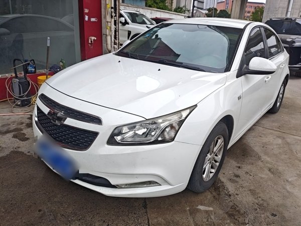Chevrolet Cruze · 2015 год