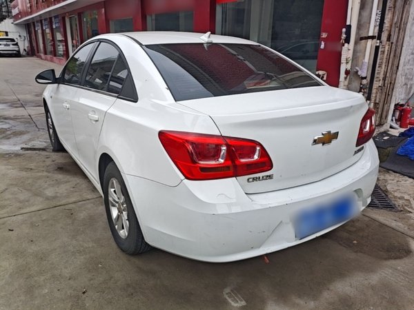 Chevrolet Cruze 2015, 173800 км, за 3409 USD