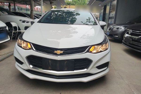 Chevrolet Cruze 2018, 64200 км, за 5733 USD