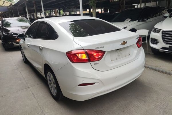 Chevrolet Cruze 2018, 64200 км, за 5733 USD