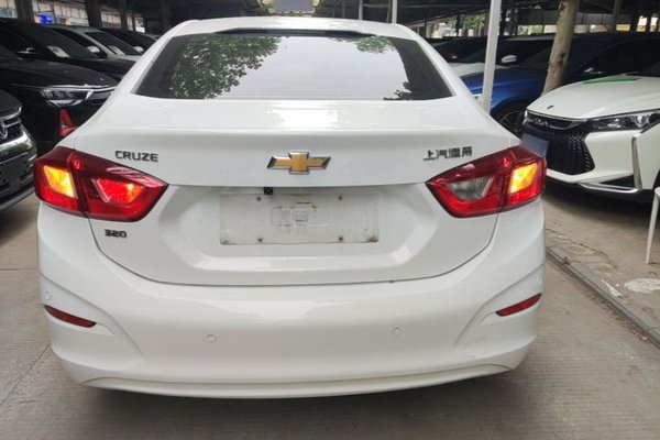 Chevrolet Cruze 2018, 64200 км, за 5733 USD