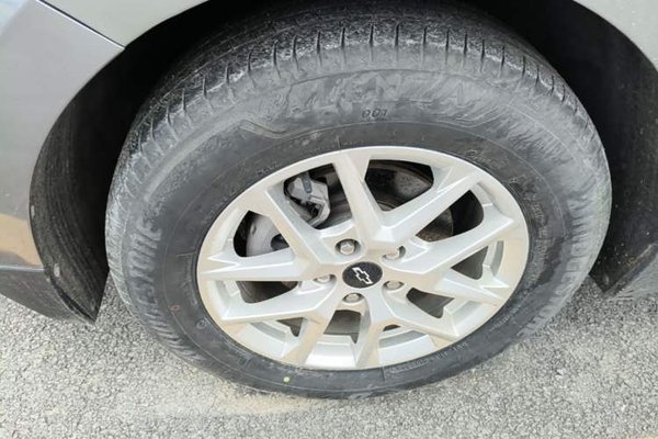 Chevrolet Equinox 2021, 50100 км, за 12047 USD - фото 8