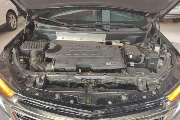 Chevrolet Equinox 2021, 82899 км, за 12450 USD - фото 2