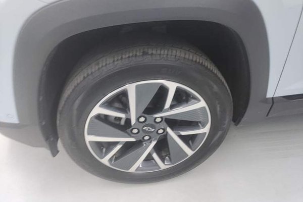 Chevrolet Equinox Plus 2024, 16800 км, за 19500 USD - фото 10