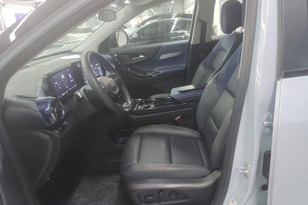 Chevrolet Equinox Plus 2024, 16800 км, за 19500 USD - фото 17