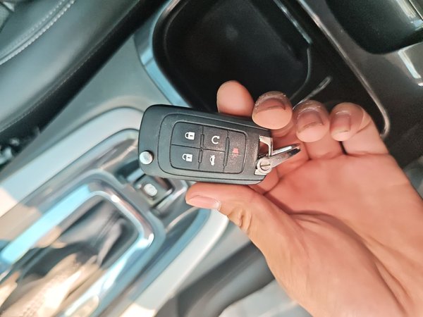 Chevrolet Malibu 2016, 93000 км, за 5989 USD - фото 12