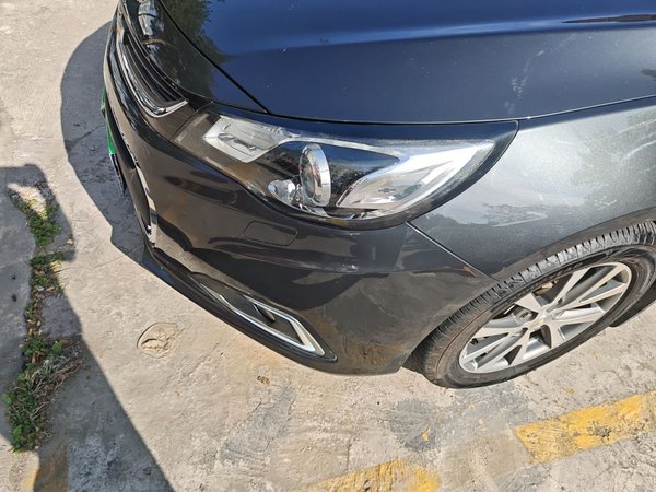 Chevrolet Malibu 2016, 93000 км, за 5989 USD - фото 10