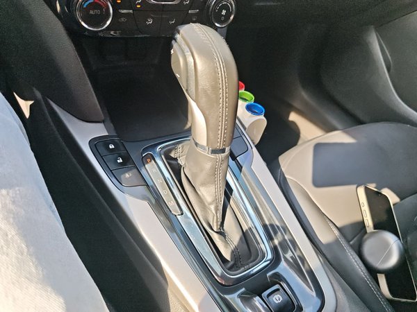 Chevrolet Malibu 2016, 93000 км, за 5989 USD - фото 13