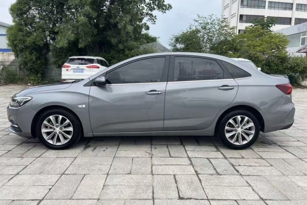 Chevrolet Monza 2022, 36700 км, за 9055 USD