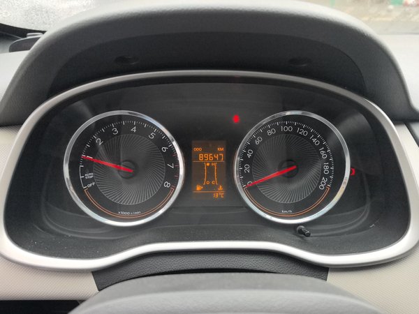 Chevrolet Sail 2015 Sail 3 1.5L Manual with Ideal Sunroof Edition, 2015 года