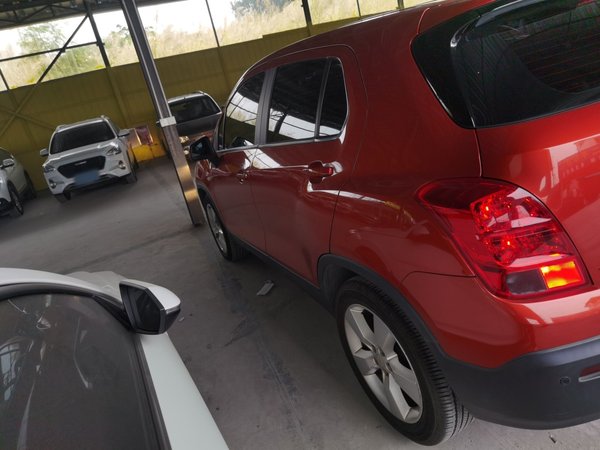 Chevrolet Trax 2014, 122400 км, за 4916 USD