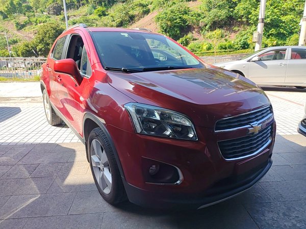 Chevrolet Trax 2014, 80500 км, за 4640 USD