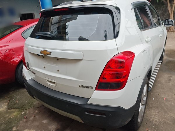 Chevrolet Trax 2014, 81600 км, за 5074 USD