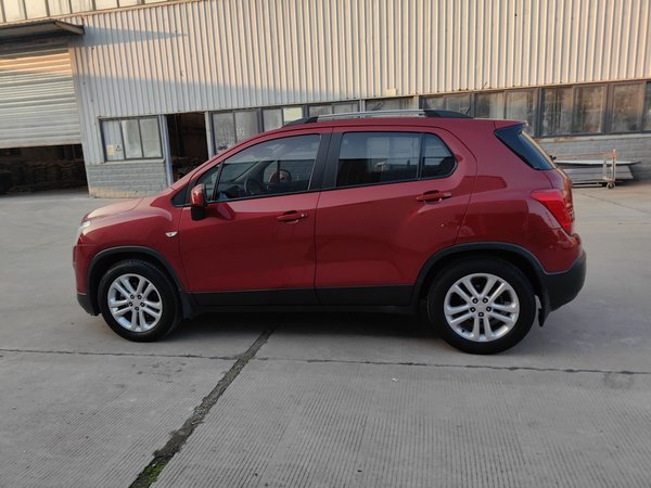 Chevrolet Trax 2016, 115900 км, за 5604 USD