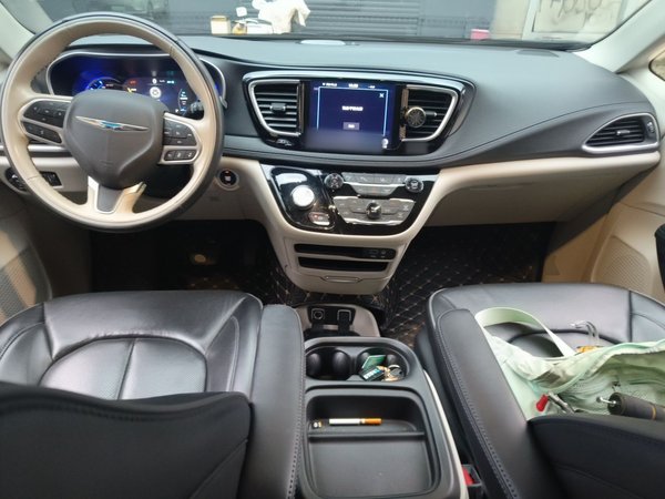 Chrysler Grand Voyager PHEV 2019, 27799 км, за 21949 USD - фото 10
