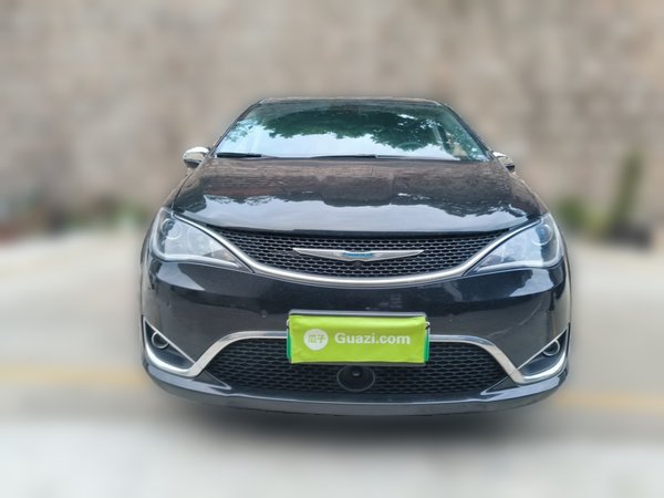 Chrysler Grand Voyager PHEV 2019, 27799 км, за 21949 USD