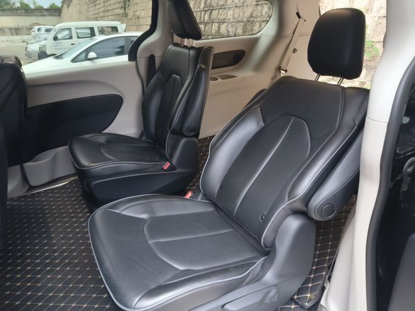 Chrysler Grand Voyager PHEV 2019, 27799 км, за 21949 USD - фото 18