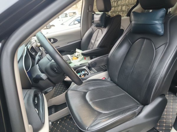 Chrysler Grand Voyager PHEV 2019, 27799 км, за 21949 USD - фото 16