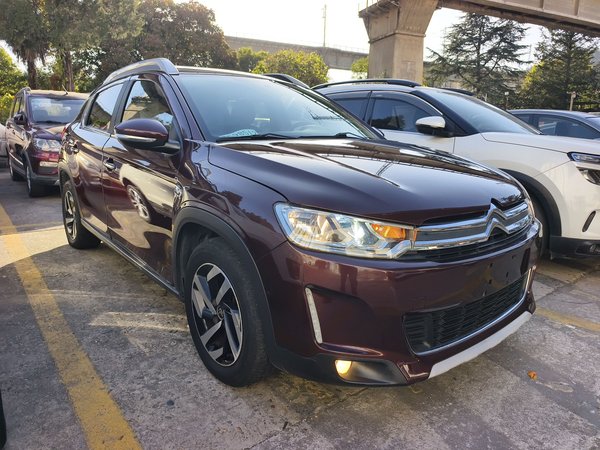 Оценка
C
Used Citroen C3-XR 2015 1.6THP Automatic Smart Model, 2015 года