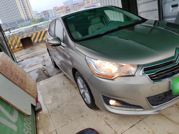 Citroen C4L 2014, 152500 км, за 3888 USD