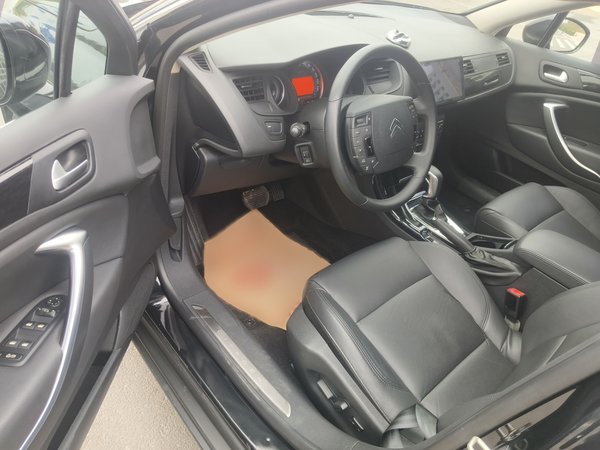 Citroen C5 2014, 70600 км, за 6124 USD - фото 12