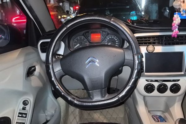 Citroen Elysee 2014, 95300 км, за 2572 USD - фото 11