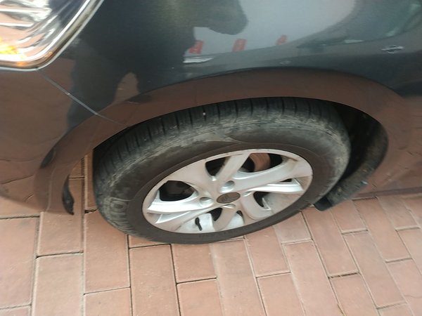 Citroen Elysee 2015 Zhishang Edition 1.6L Manual Fashion Model, 2015 года