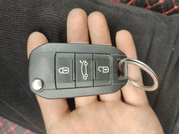 Citroen Elysee 2015, 127000 км, за 3598 USD - фото 19